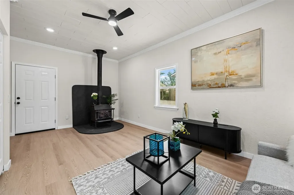 916 Bowker Street SE Lacey WA 98503