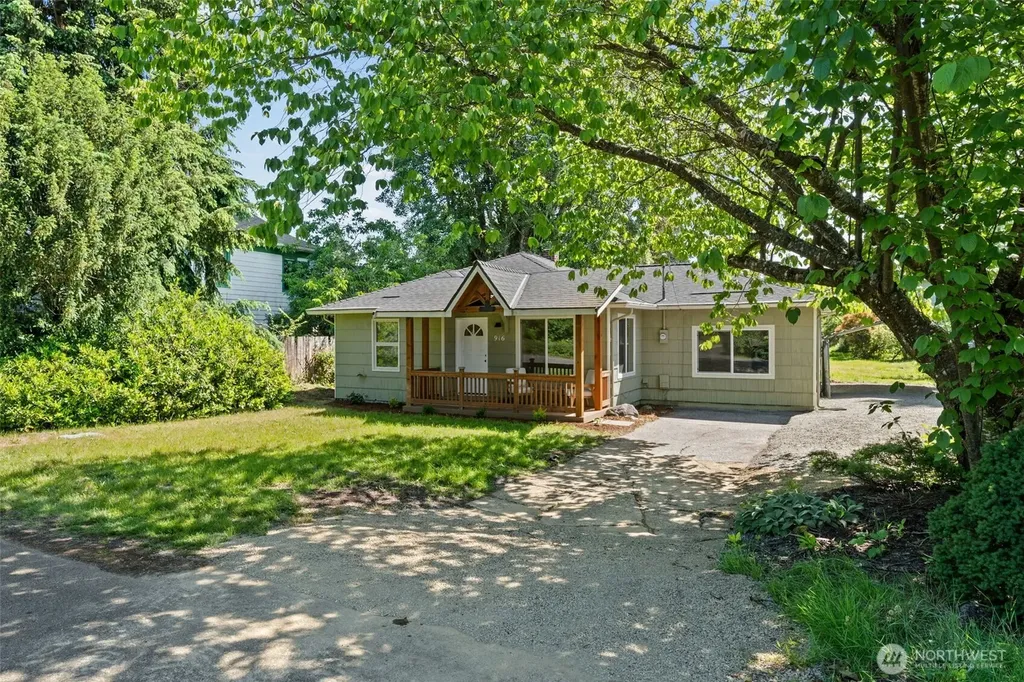916 Bowker Street SE Lacey WA 98503