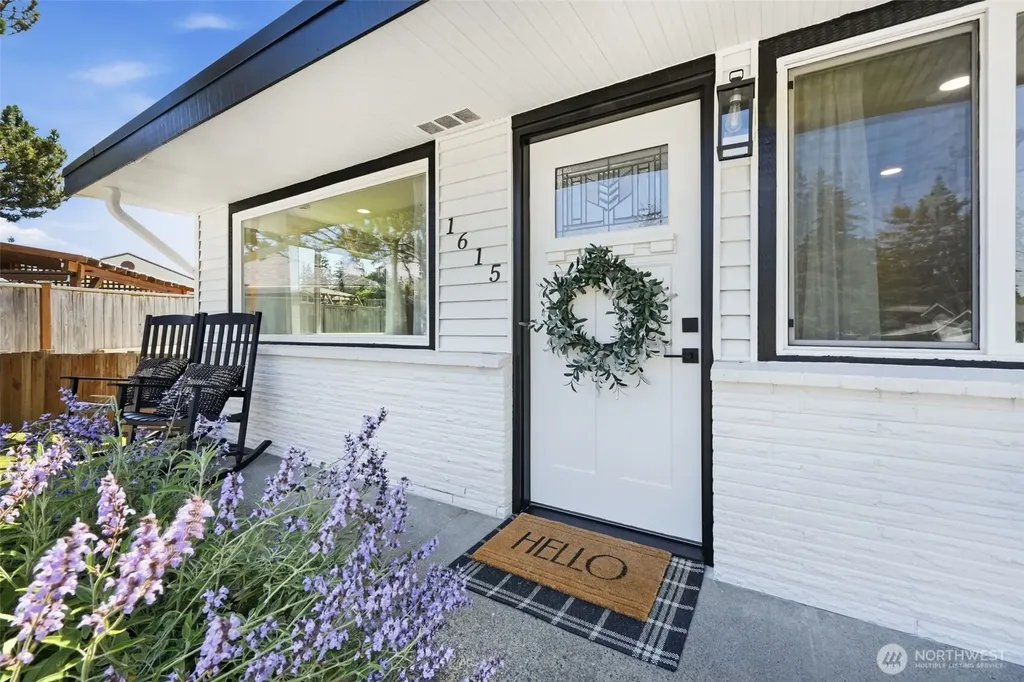 1615 N 196th Place Shoreline WA 98133