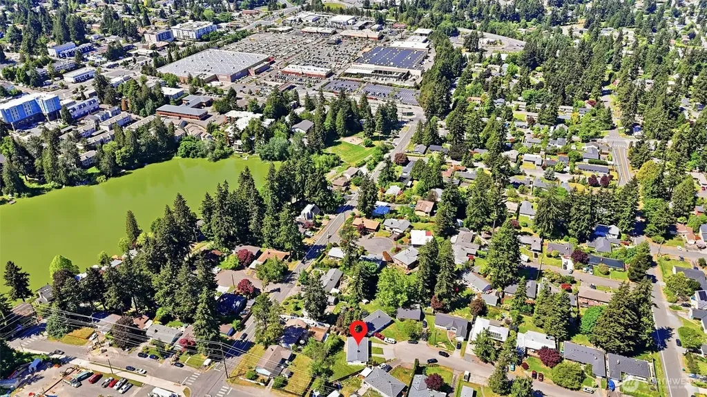 1615 N 196th Place Shoreline WA 98133