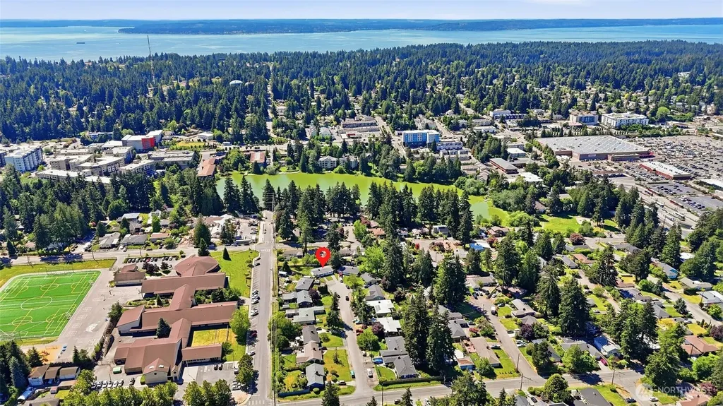 1615 N 196th Place Shoreline WA 98133