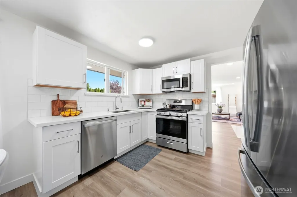1615 N 196th Place Shoreline WA 98133