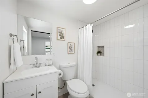 1615 N 196th Place Shoreline WA 98133