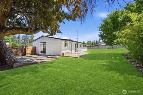 1615 N 196th Place Shoreline WA 98133