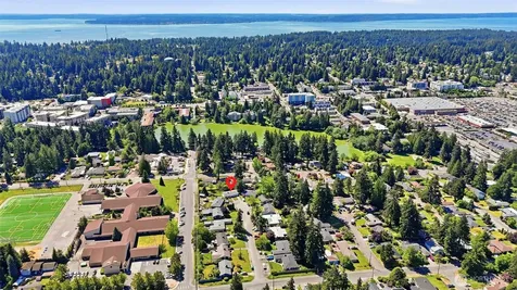 1615 N 196th Place Shoreline WA 98133