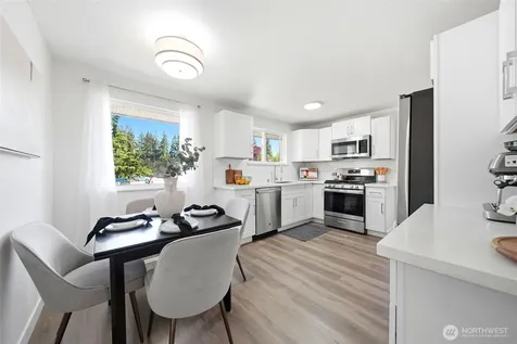 1615 N 196th Place Shoreline WA 98133