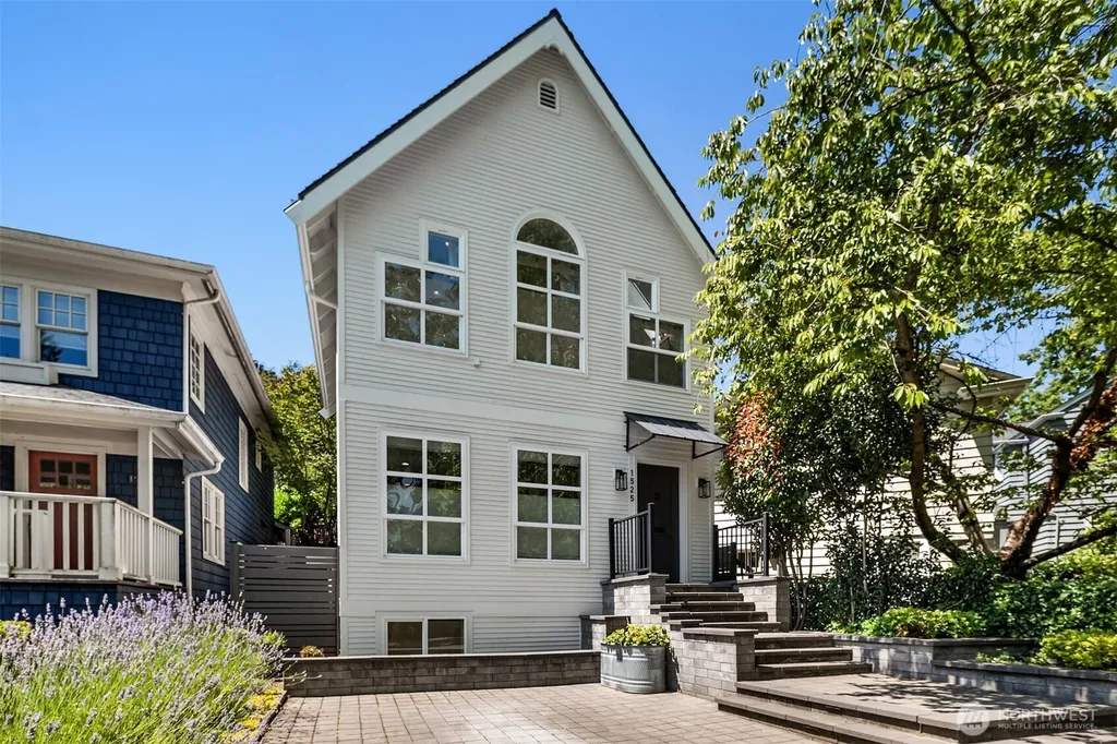 1525 Mcgilvra Boulevard E Seattle WA 98112