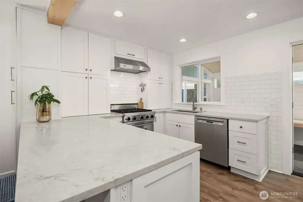 1525 Mcgilvra Boulevard E Seattle WA 98112