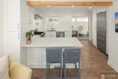1525 Mcgilvra Boulevard E Seattle WA 98112