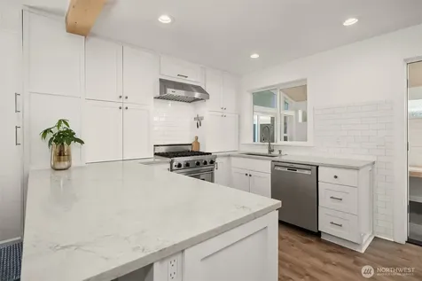 1525 Mcgilvra Boulevard E Seattle WA 98112