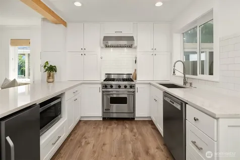 1525 Mcgilvra Boulevard E Seattle WA 98112