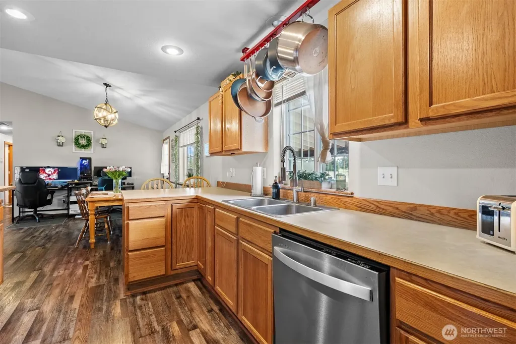 7824 196th Lane SW Rochester WA 98579
