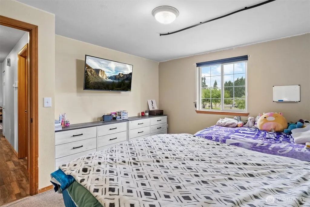7824 196th Lane SW Rochester WA 98579