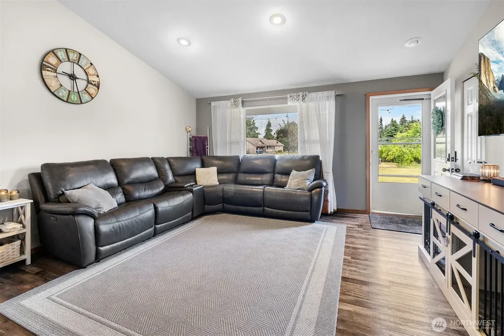 7824 196th Lane SW Rochester WA 98579