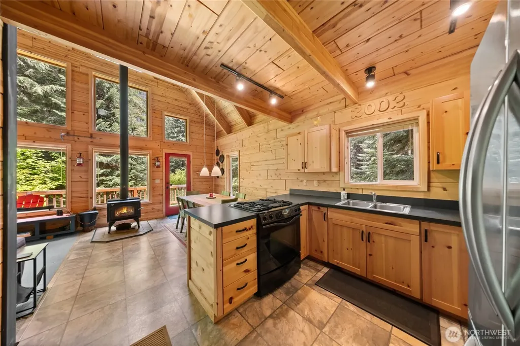 42 Gold Creek Lane Snoqualmie Pass WA 98068