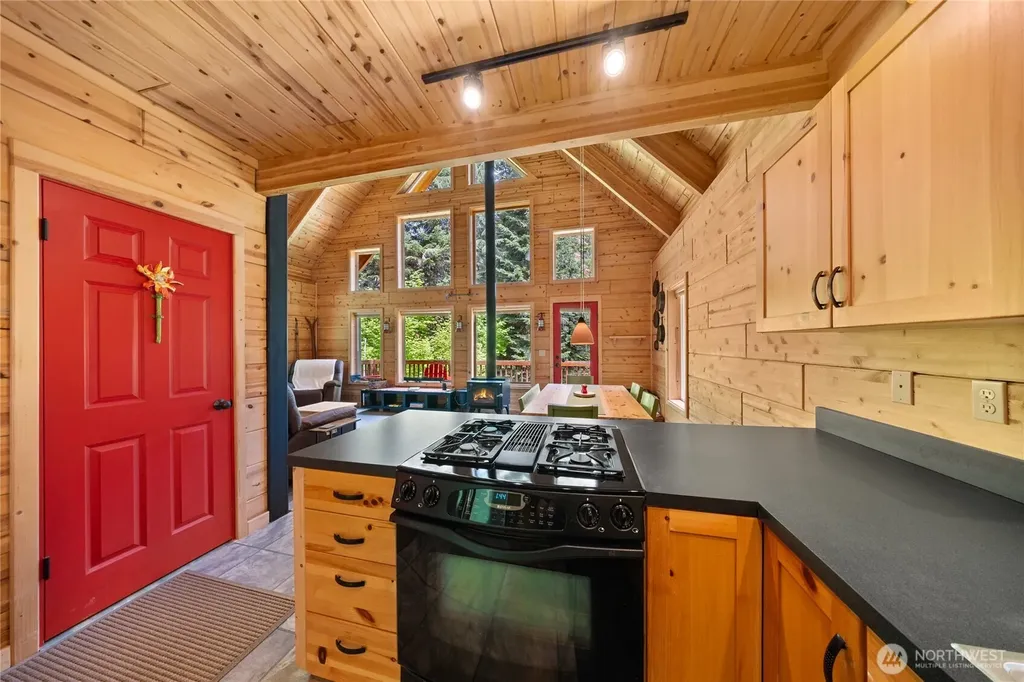 42 Gold Creek Lane Snoqualmie Pass WA 98068