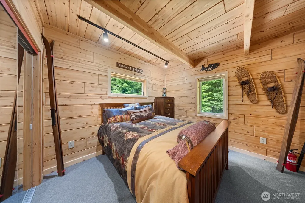 42 Gold Creek Lane Snoqualmie Pass WA 98068