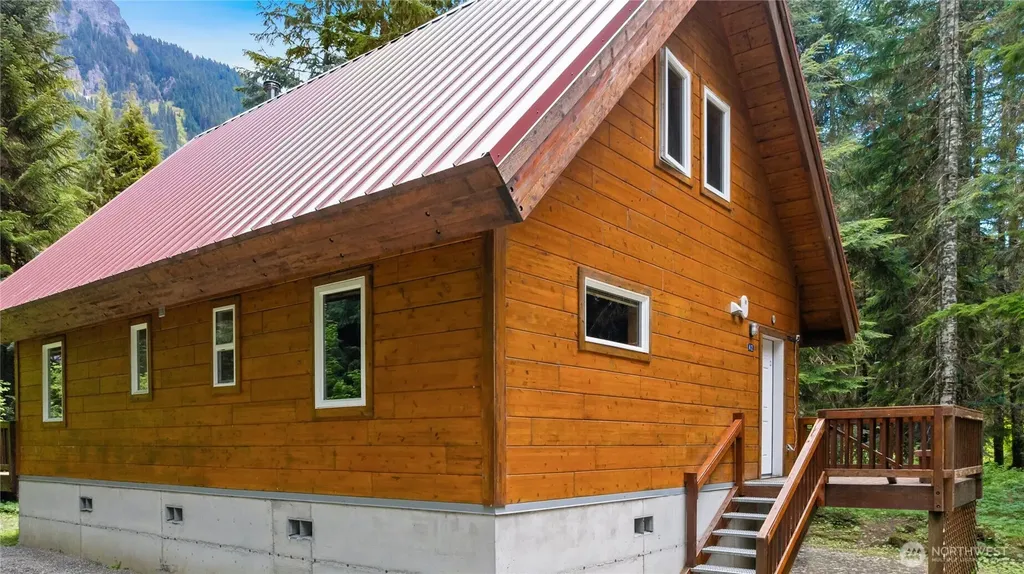 42 Gold Creek Lane Snoqualmie Pass WA 98068