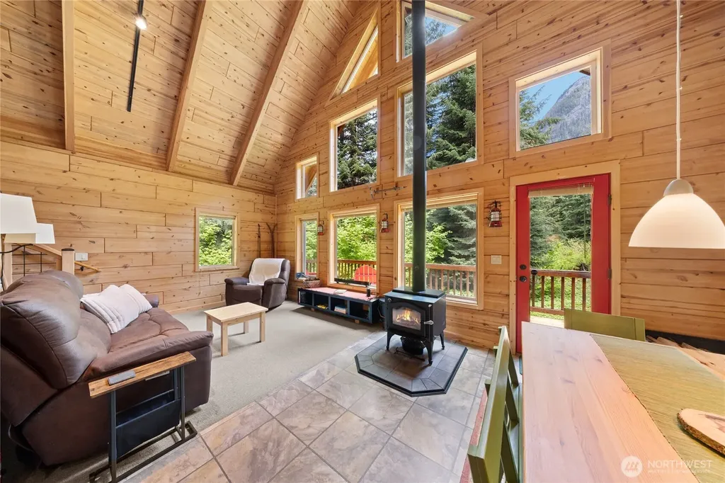 42 Gold Creek Lane Snoqualmie Pass WA 98068
