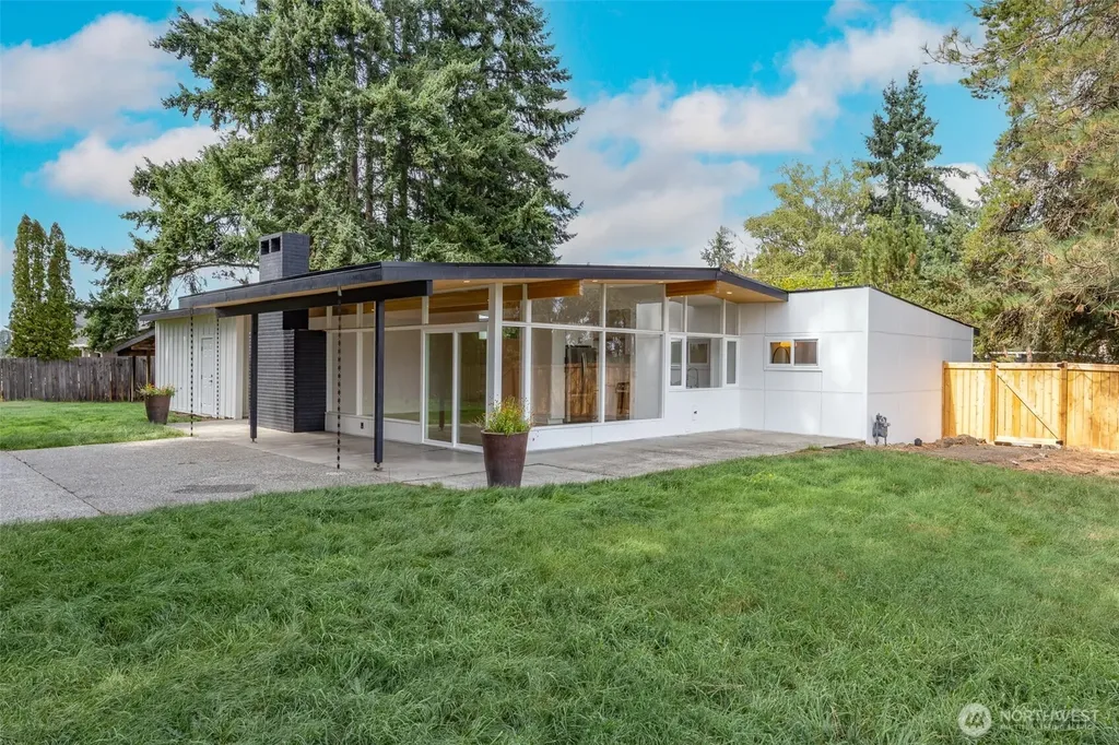 6320 Gregory Street W University Place WA 98466