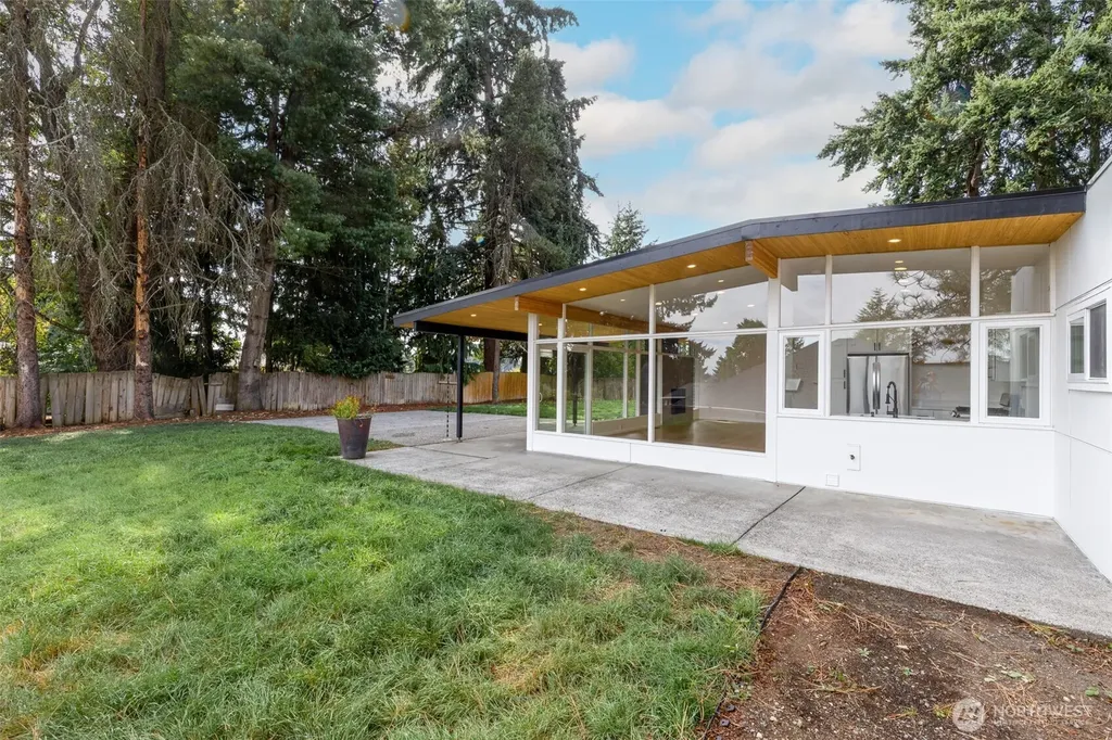 6320 Gregory Street W University Place WA 98466