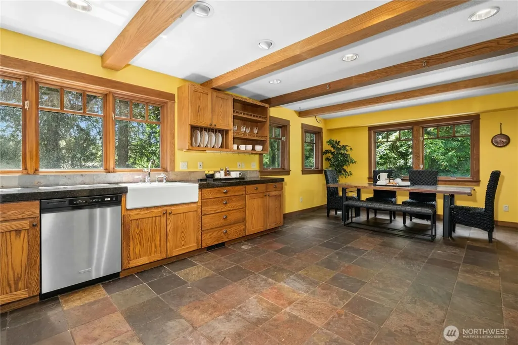 19027 SE May Valley Road Issaquah WA 98027