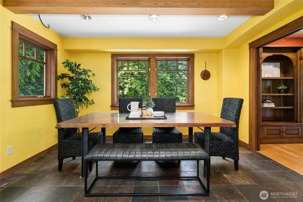 19027 SE May Valley Road Issaquah WA 98027