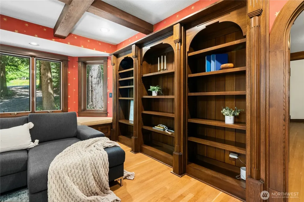 19027 SE May Valley Road Issaquah WA 98027