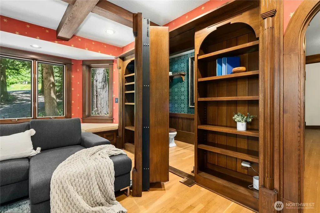 19027 SE May Valley Road Issaquah WA 98027