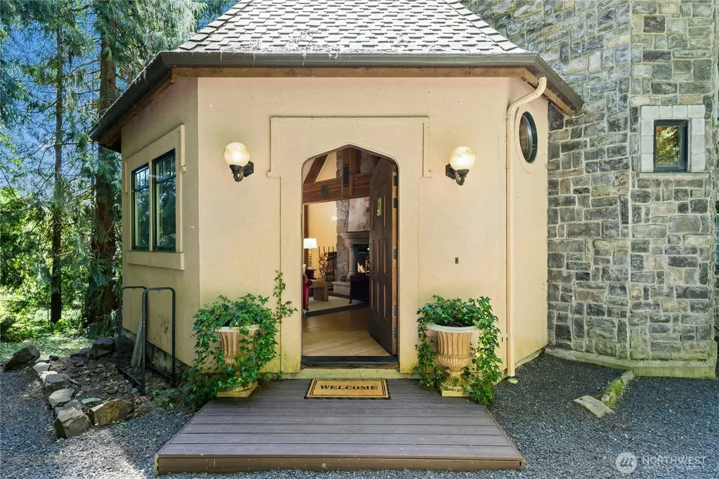 19027 SE May Valley Road Issaquah WA 98027
