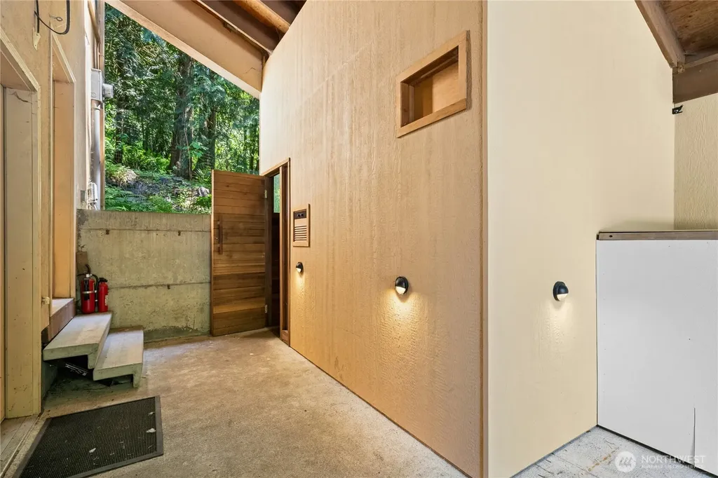 19027 SE May Valley Road Issaquah WA 98027