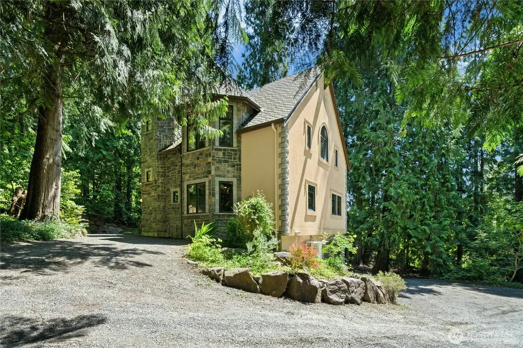 19027 SE May Valley Road Issaquah WA 98027