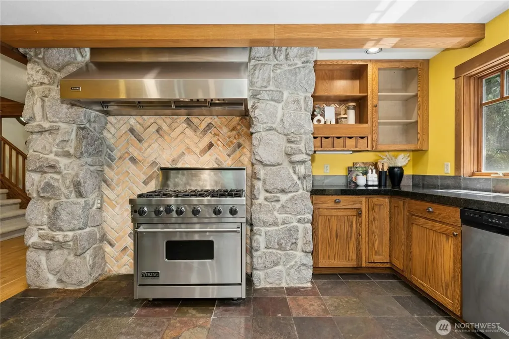 19027 SE May Valley Road Issaquah WA 98027