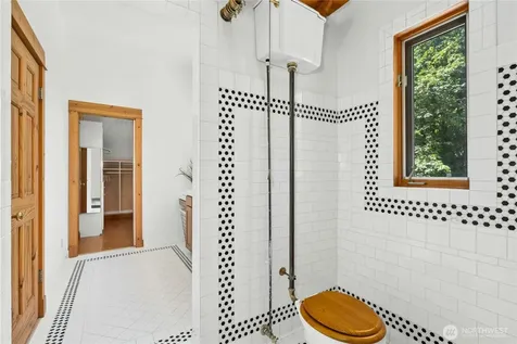 19027 SE May Valley Road Issaquah WA 98027