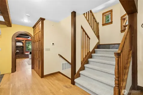 19027 SE May Valley Road Issaquah WA 98027