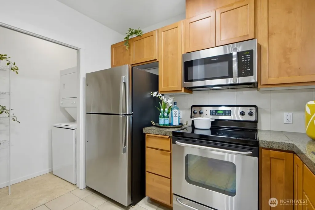 2901 NE Blakeley Street Seattle WA 98105