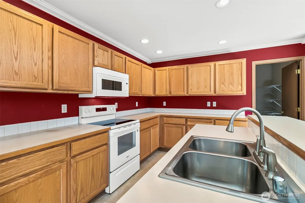 13707 116th Avenue Ct E Puyallup WA 98374
