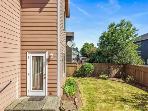 13707 116th Avenue Ct E Puyallup WA 98374