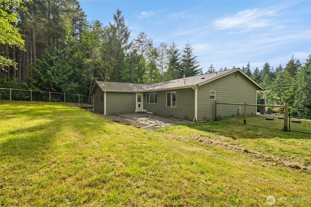 9818 138th Avenue NW Gig Harbor WA 98329