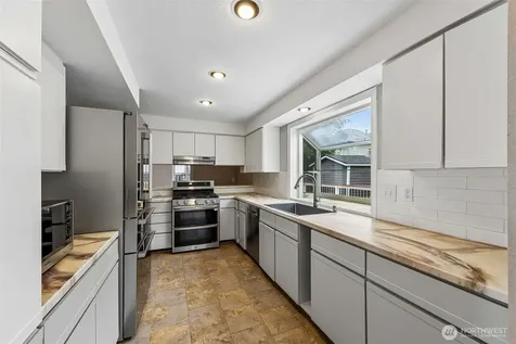 13741 SE 201st Street Kent WA 98042