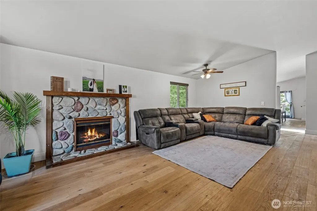 10622 25th Place NE Lake Stevens WA 98258