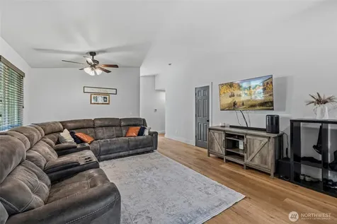 10622 25th Place NE Lake Stevens WA 98258