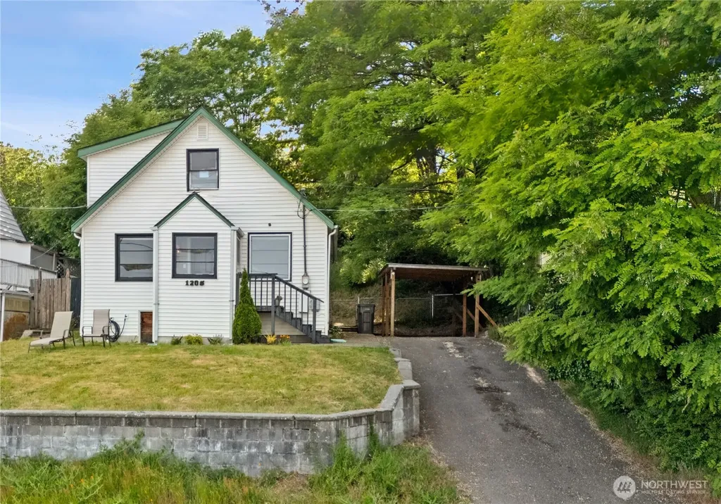 1205 Oyster Bay Avenue S Bremerton WA 98312