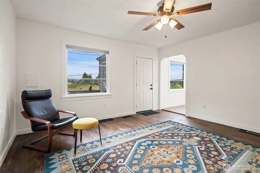1205 Oyster Bay Avenue S Bremerton WA 98312