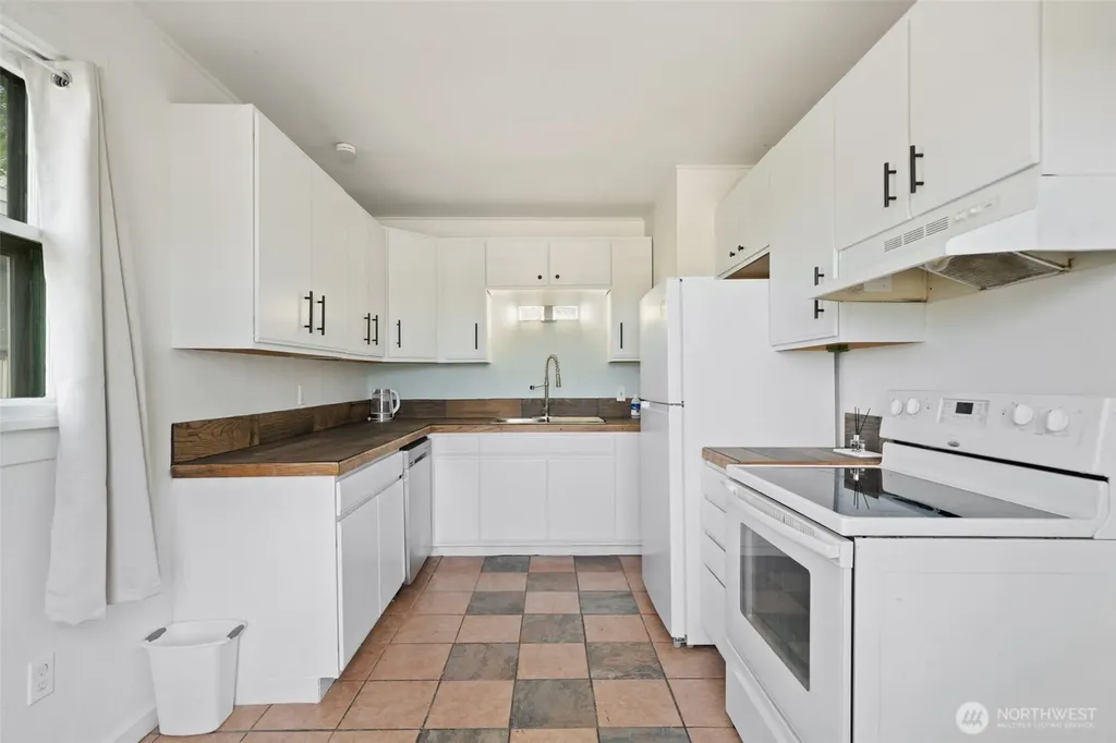 1205 Oyster Bay Avenue S Bremerton WA 98312
