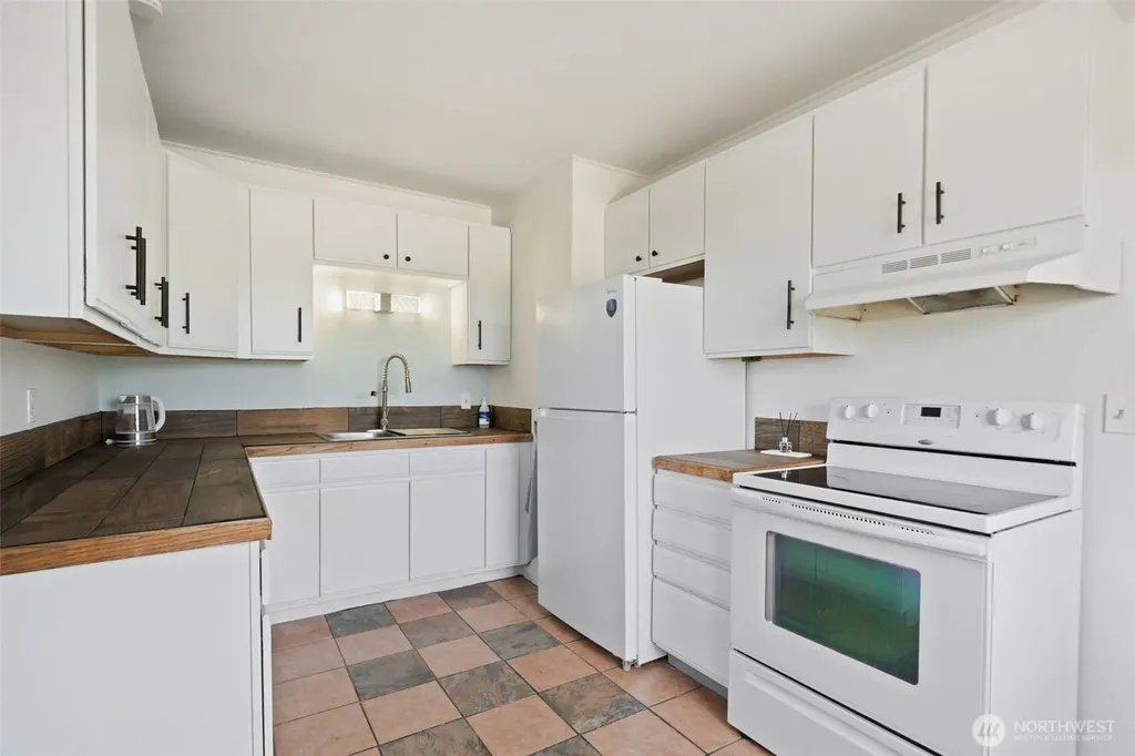 1205 Oyster Bay Avenue S Bremerton WA 98312
