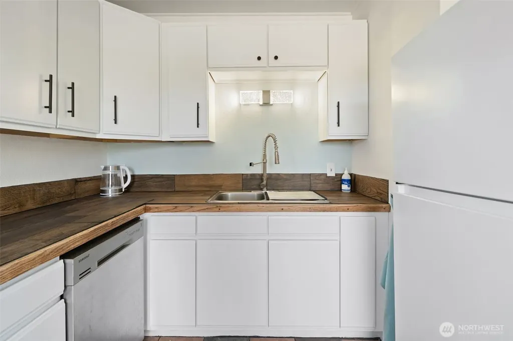 1205 Oyster Bay Avenue S Bremerton WA 98312
