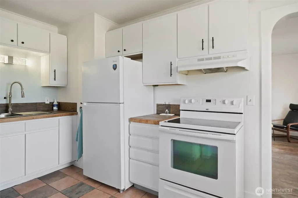 1205 Oyster Bay Avenue S Bremerton WA 98312