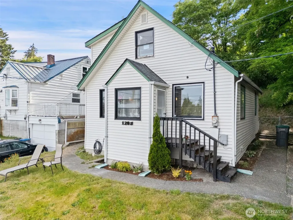 1205 Oyster Bay Avenue S Bremerton WA 98312
