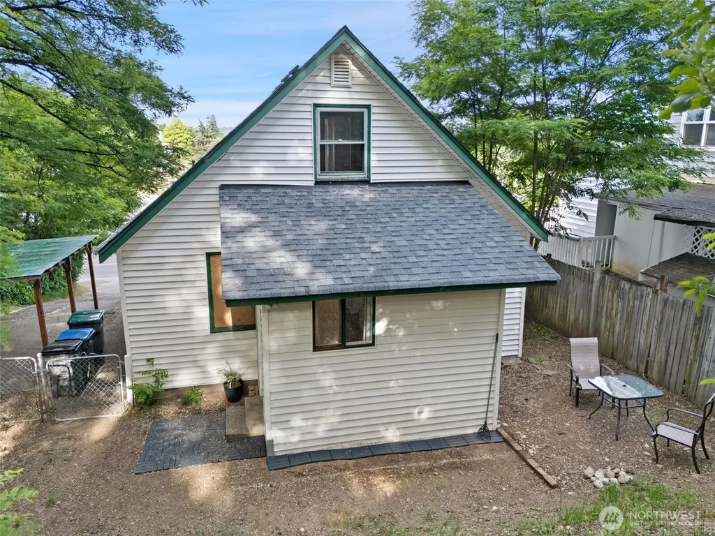 1205 Oyster Bay Avenue S Bremerton WA 98312